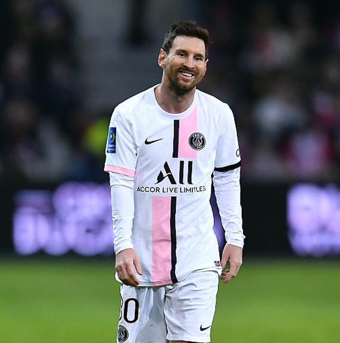 风云突变！纽卡斯尔转会期临场应变，法甲版图或变，话题不断，训练强度明显提升(临场吃汉模拟游戏攻略)-九游体育入口