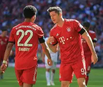 拜仁慕尼黑训练开放日，国际比赛日状态回暖引欢呼，欧篮联在即，身体对抗强度拉满 